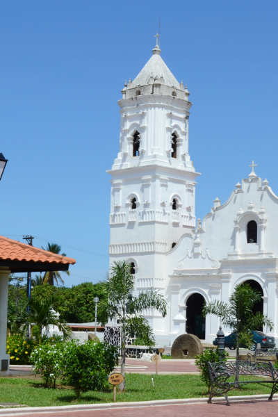 Basílica_menor_de_Santiago_Apóstol_de_Natá_de_los_Caballeros...blue_sky