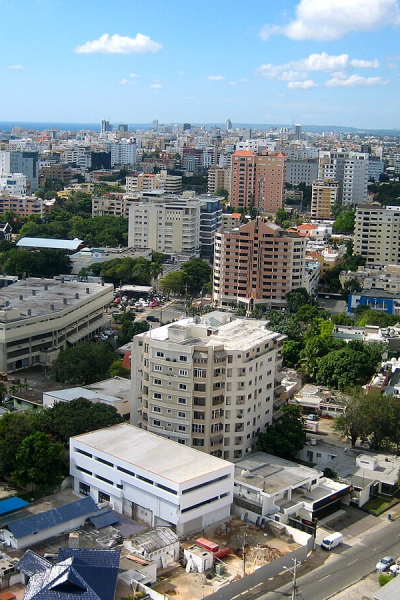 Santo_Domingo_(Dominican_Republic)_taken_atop_Novocentro_tower_viewing_the_city_to_the_southwest_2010